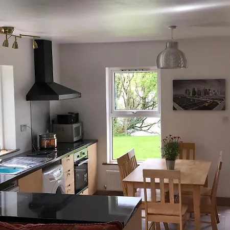 Lakeside Lookout * Bantry