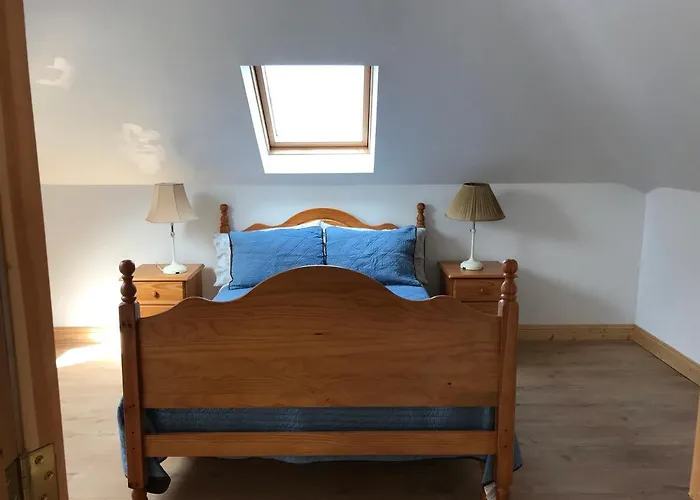 Lakeside Lookout Apartment